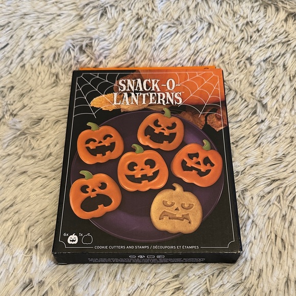 Snack- O- Lanterns Halloween Pumpkin Cookie Cutters & Stamp Kit - Picture 1 of 3